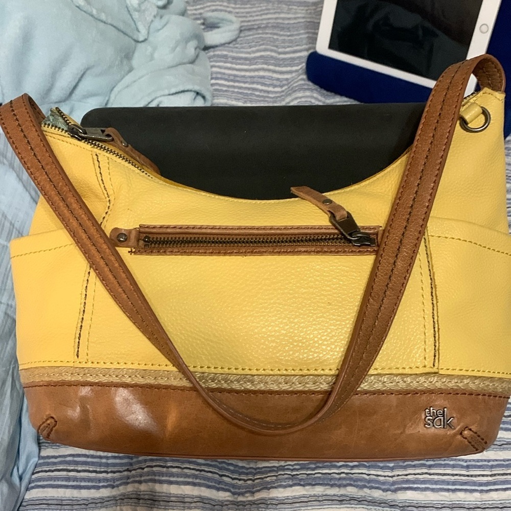 The SAK Kendra Hobo Leather Shoulder
Handbag Bag